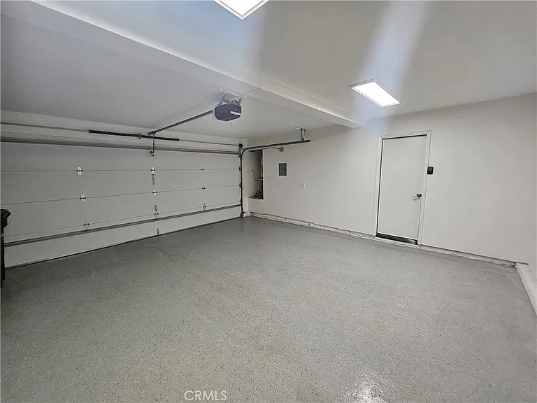 2336 Elden Ave #M — Photo 12