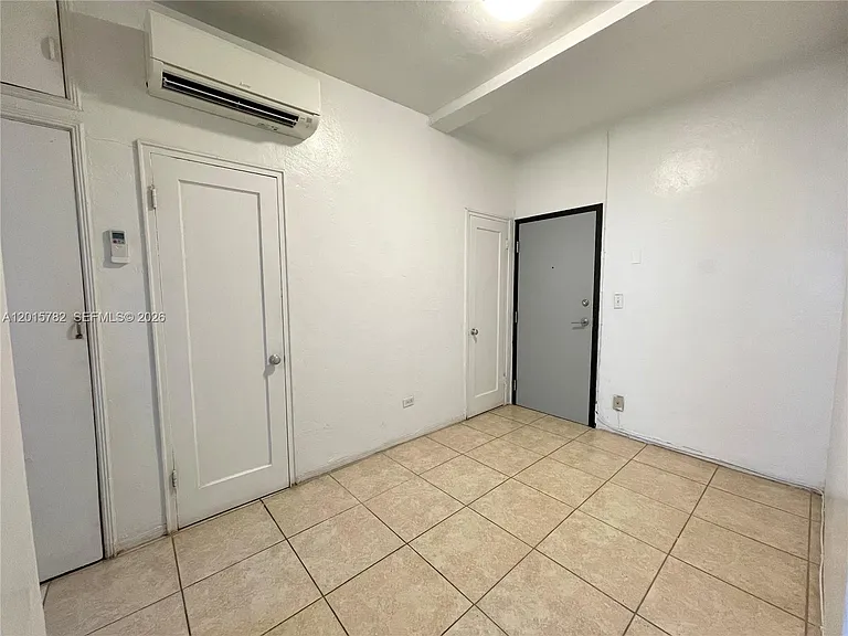901 Collins Ave #103 — Photo 6