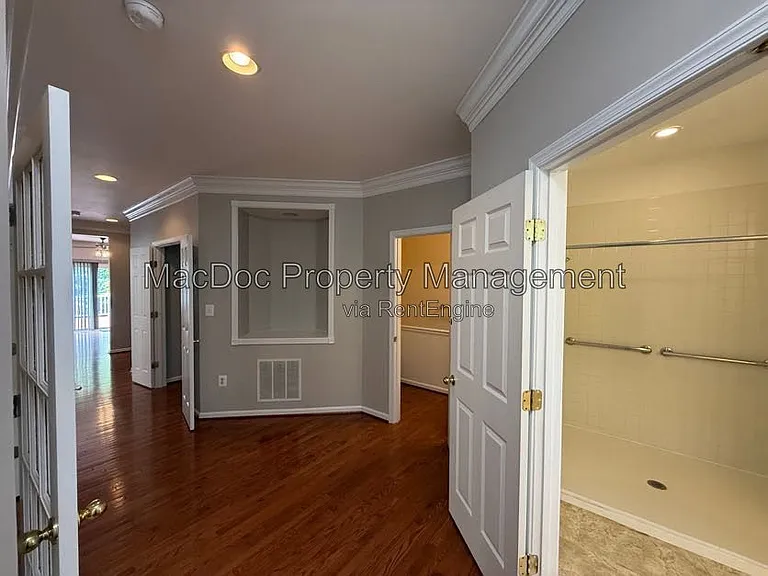 1404 Graham Dr — Photo 8