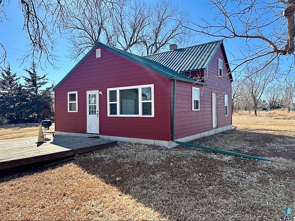 4th image of 114 3rd St