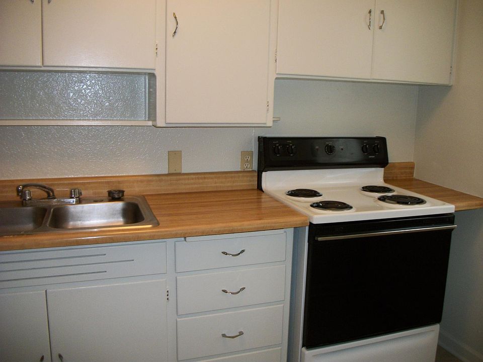 2nd image of 2132 SW Potomac Dr APT 8