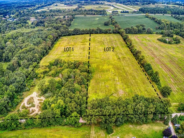 2655 Taft Rd, Romeo, MI 48065