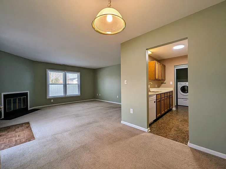 406 Franklin St — Photo 5