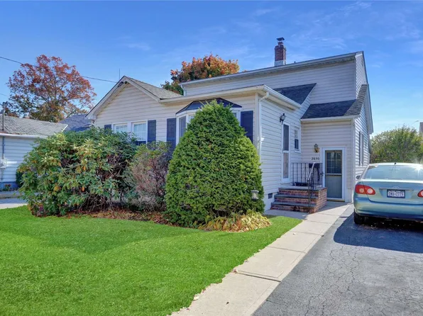 2836 Royle Street, Bellmore, NY 11710