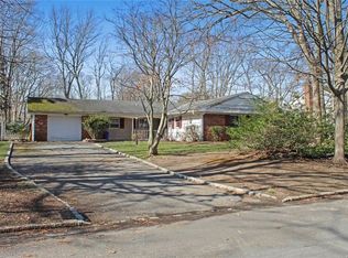 44 Spencer Ln, Stony Brook, NY 11790