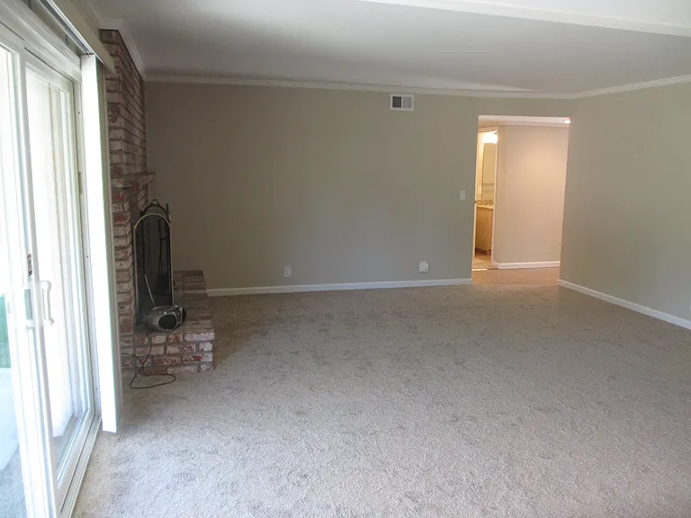 1141 Dunford Way #1 — Photo 8