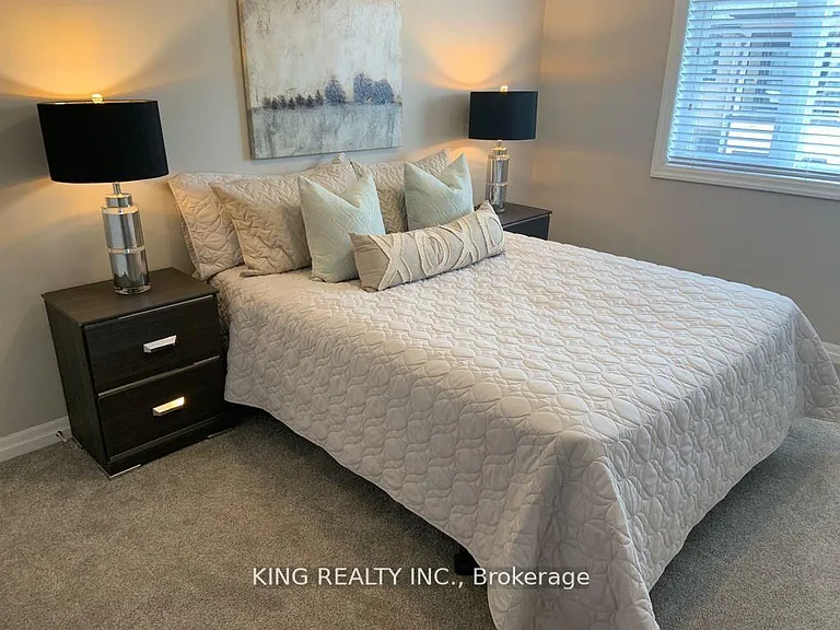 811 Sarnia Rd #60 — Photo 22