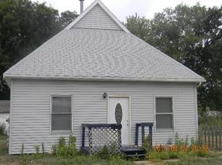 106 S Hamilton St, Milford, IL 60953