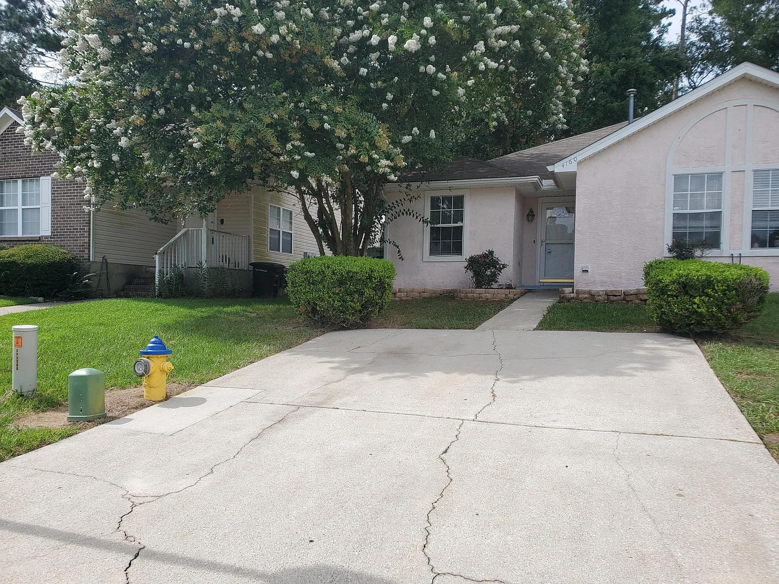 3 bed, 1221 sqft, $1,562 — Photo 1