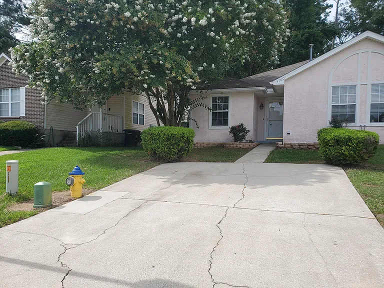 4160 Mission Trace Blvd — Photo 1