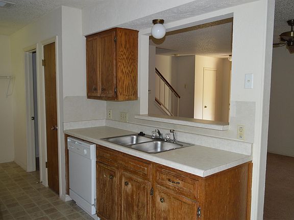 4th image of 619 Rollingway Dr APT A
