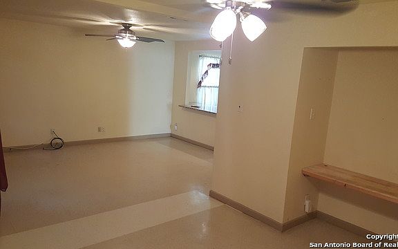 4th image of 255 Carmen Pl