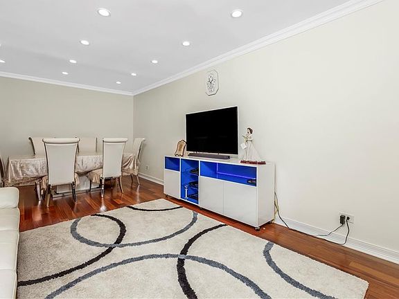 3rd image of 8385 116th St APT 5H