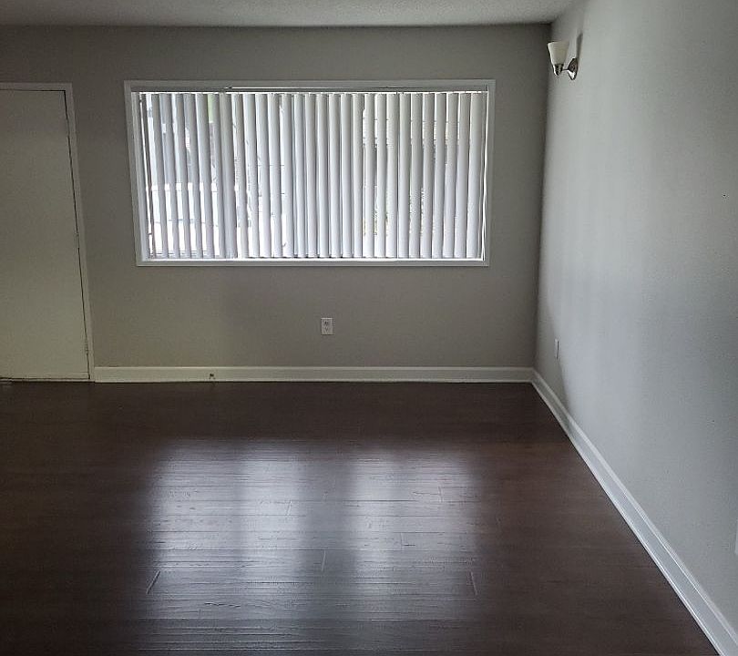 1st image of 3001 E 20th St #3009