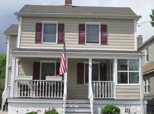 37 Woodbury St, New Rochelle, NY 10805