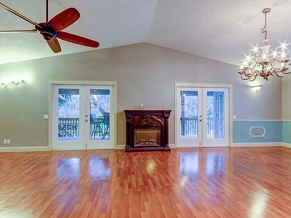 5th image of 1916 Gulfview Dr