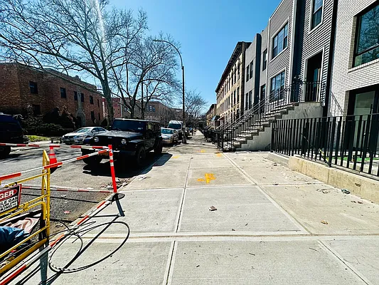 Rented by GROOME REALTY LLC | media 37