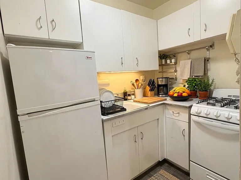 399 E 72nd St #12C — Photo 5