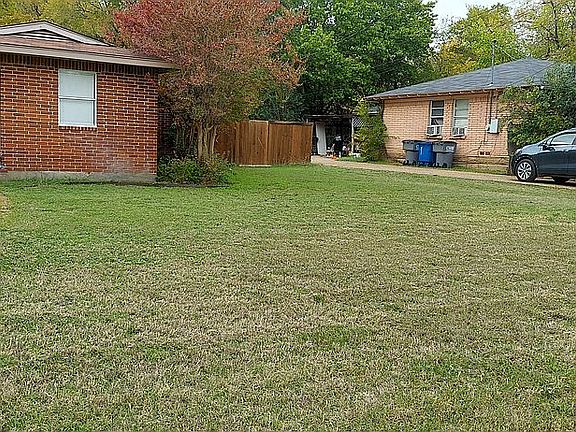 2nd image of 201 Mimosa Ln