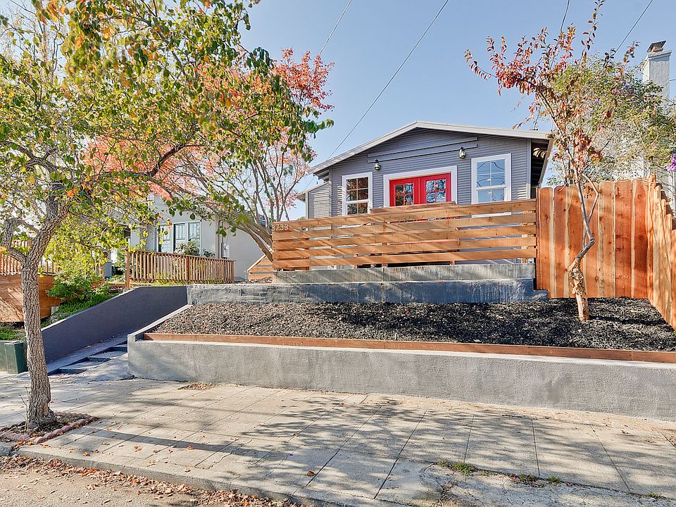 1st image of 3733 Hillview St