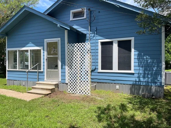 806 Plum St, Caldwell, TX 77836