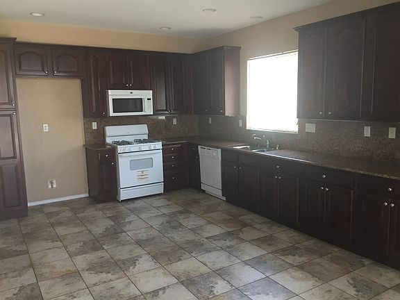 5th image of 16668 Hastings Pl