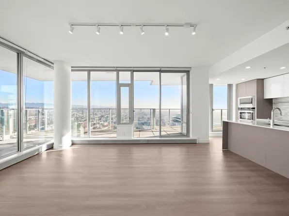 8031 Nunavut Ln #2402, Vancouver, BC V5X 0C9