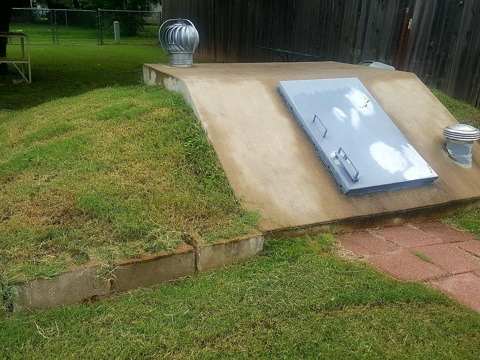 2nd image of 706 W Louisiana Ave