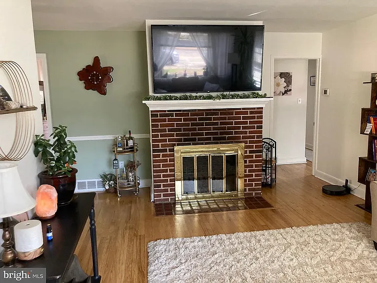 705 Edgemoor Rd — Photo 5