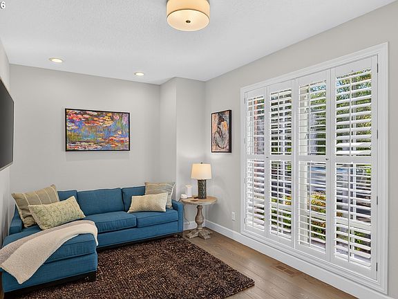 5th image of 13887 NW Meadowridge Dr