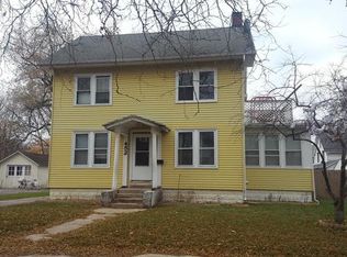 452 Blackhawk St, Aurora, IL 60506