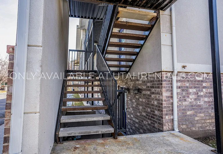 909 N 500 W #12 — Photo 3