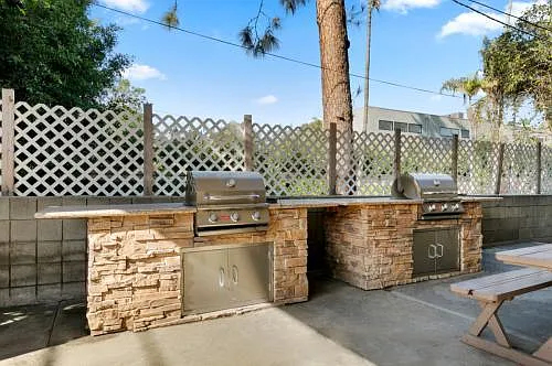 Vista Apartments — Photo 31
