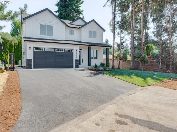 2205 NW 69th St, Vancouver, WA 98660