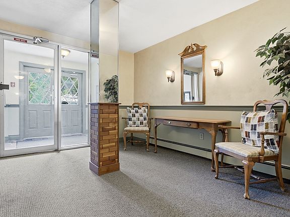 3rd image of 48 Great Rd APT 18