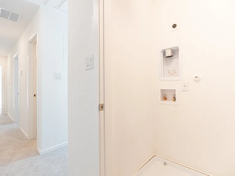 2922 Carnelian Trl — Photo 24