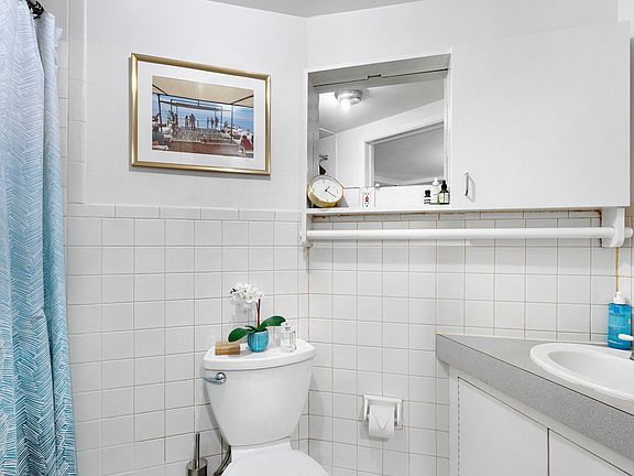 5th image of 251 Warren St #1