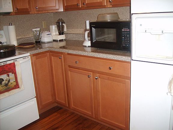 4th image of 328 Branchwood Cir