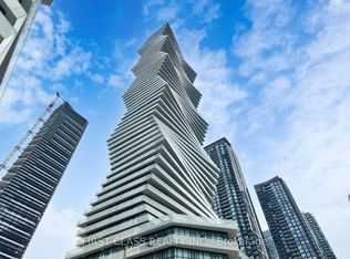 3900 Confederation Pkwy #4301, Mississauga, ON L5B 0K7