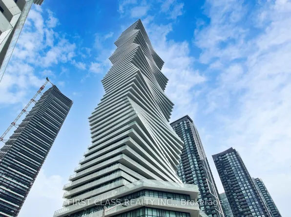 3900 Confederation Pkwy #4301, Mississauga, ON L5B 0K7