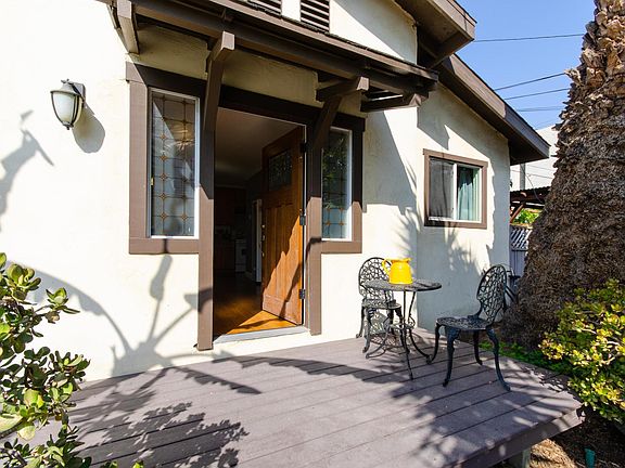 2nd image of 6833 De Longpre Ave
