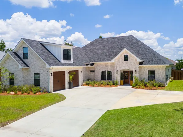 811 College Oaks Ln, Lynn Haven, FL 32444