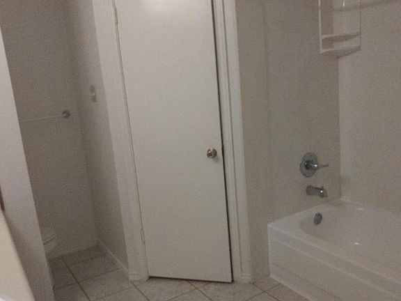 4th image of 11814 Welshpool Glen Dr