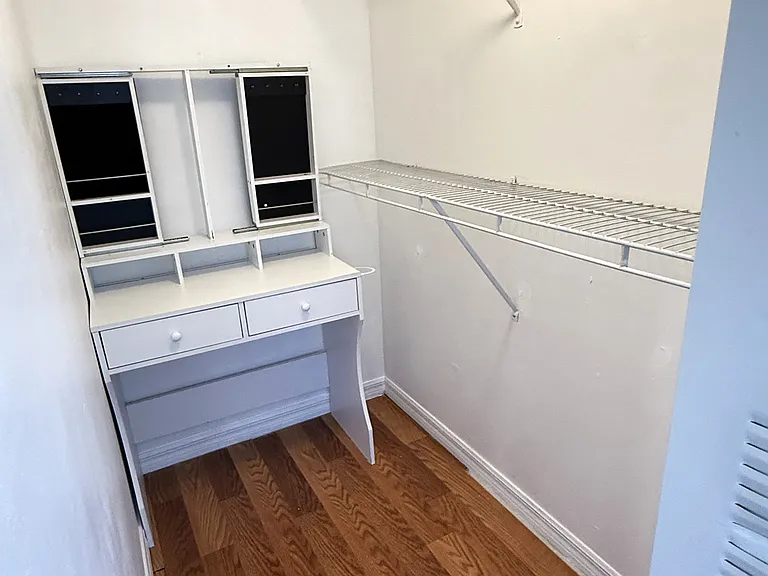 Walking closet Third bedroom