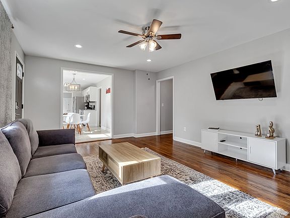 5th image of 604 Malta Dr