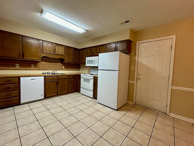 Building Photo - 4057 Greene Haven Dr #129