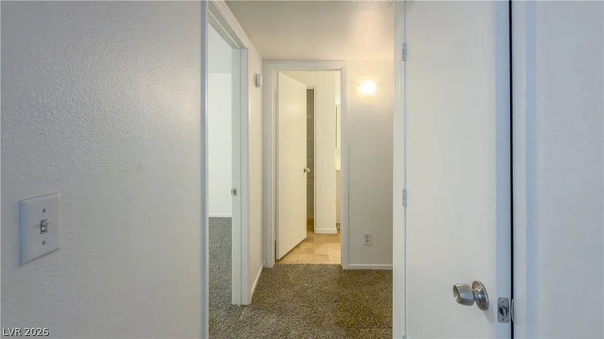 2 bed, 2.0 bath, 987 sqft, $1,200 — Photo 4