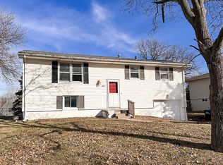 117 S 110th St, Omaha, NE 68154