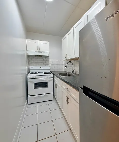 115 N 3rd Ave #2X — Photo 2