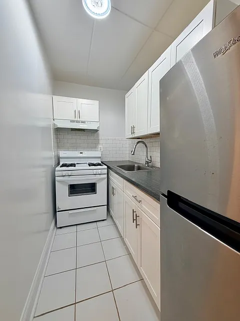 Building Photo - 115 N 3rd Ave #2X
